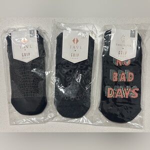 3 Pair Lot NEW Tavi Noir Sz S Women’s 6-8 Ankle Grip Socks Sox